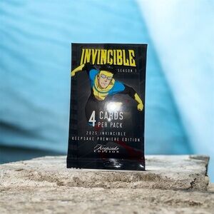 Invincible Trading Card Pack